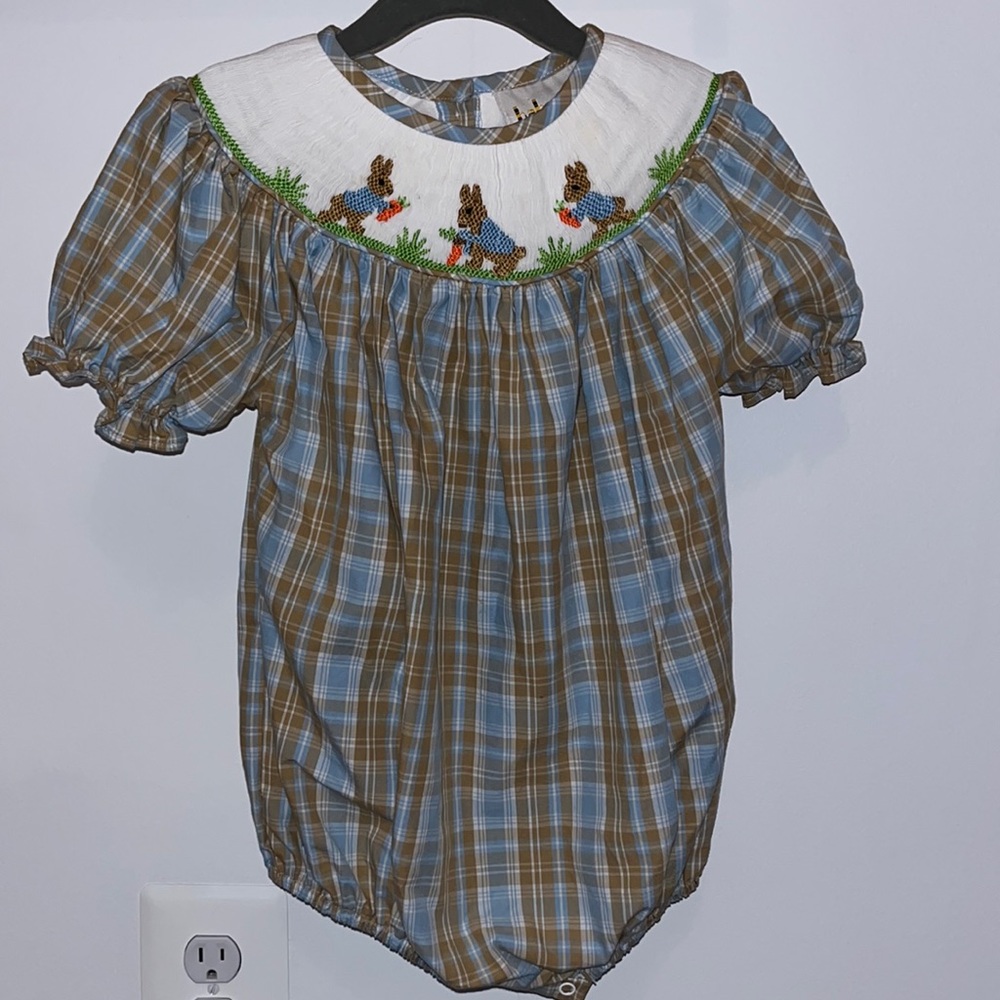 Peter rabbit smocked bubble. 2t